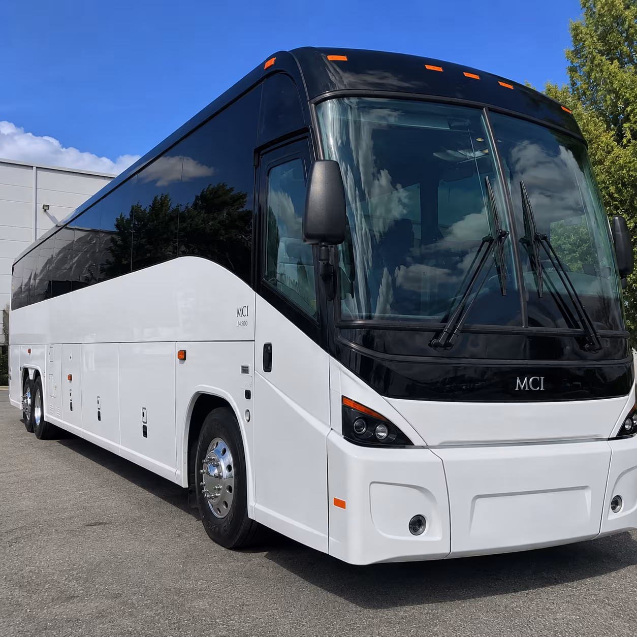 finding group transportation to all three airports has never been easier