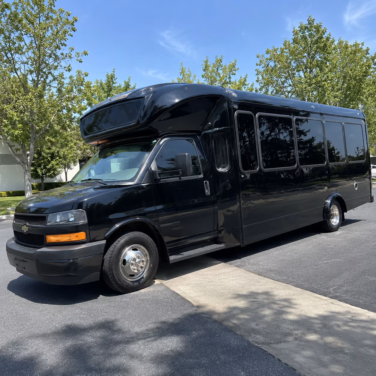 gaithersburg 15 passenger party bus