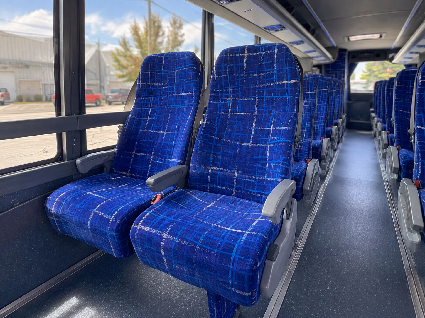 gaithersburgcharterbuscompany com makes finding prom transportation in gaithersburg simple